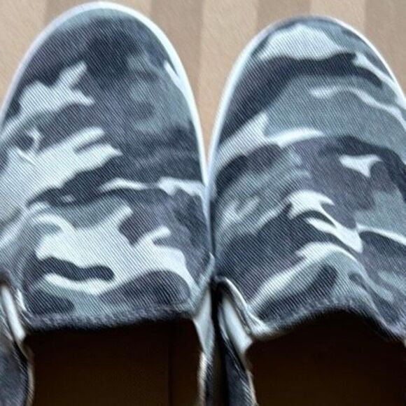 NWT Abound canvas slip-on 10 - Picture 5 of 5